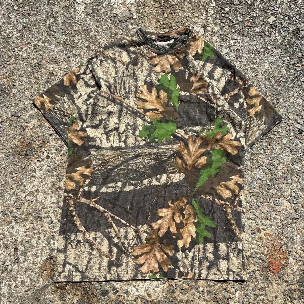 Vintage Big Woods RealTree Camo Pocket T-Shirt